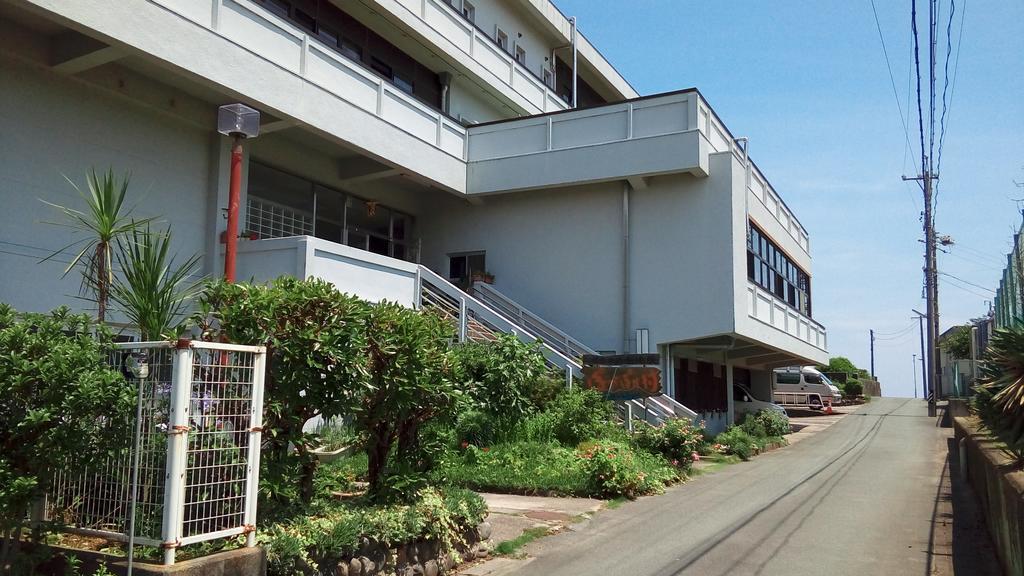 איסה 海辺のゲストハウスーぽかぽか村ー מראה חיצוני תמונה